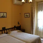 Don Jaime I Y Ii Guest house Segovia