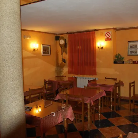 招待所 Don Jaime I Y Ii 塞哥维亚