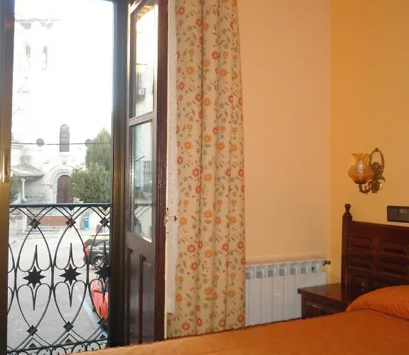 Guest house Don Jaime I Y Ii *