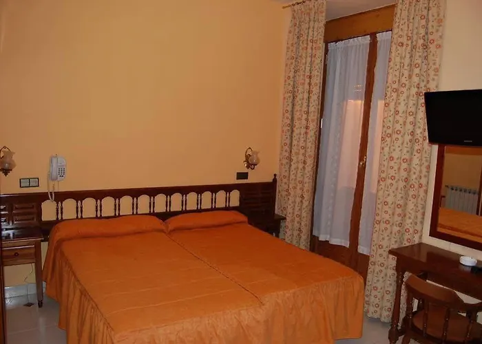 Guest house Don Jaime I Y Ii Segovia