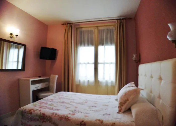 Don Jaime I Y Ii 招待所 塞哥维亚