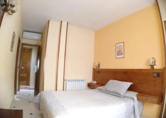 Guest house Don Jaime I Y Ii Segovia