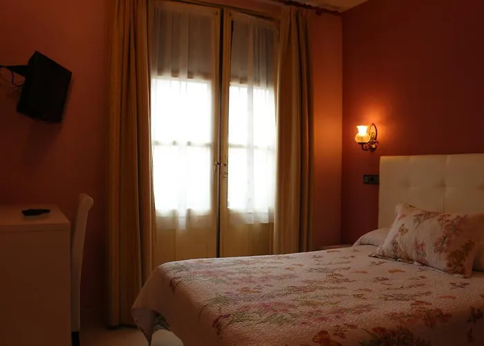 Don Jaime I Y Ii Guest house Segovia