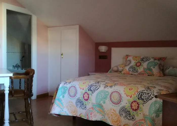 Don Jaime I Y Ii Guest house Segovia